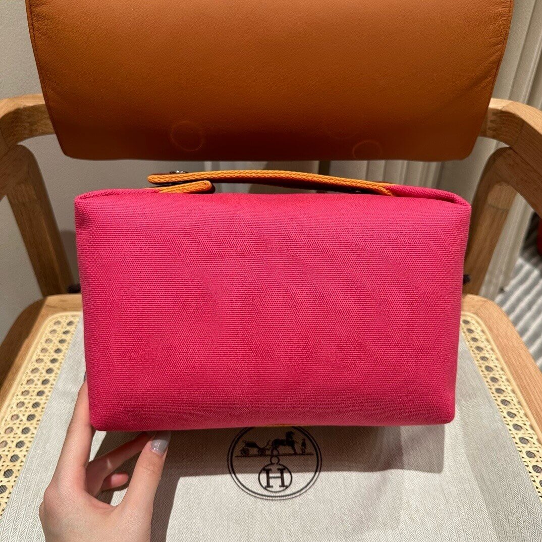 Hermes toiletery bag - Image 4
