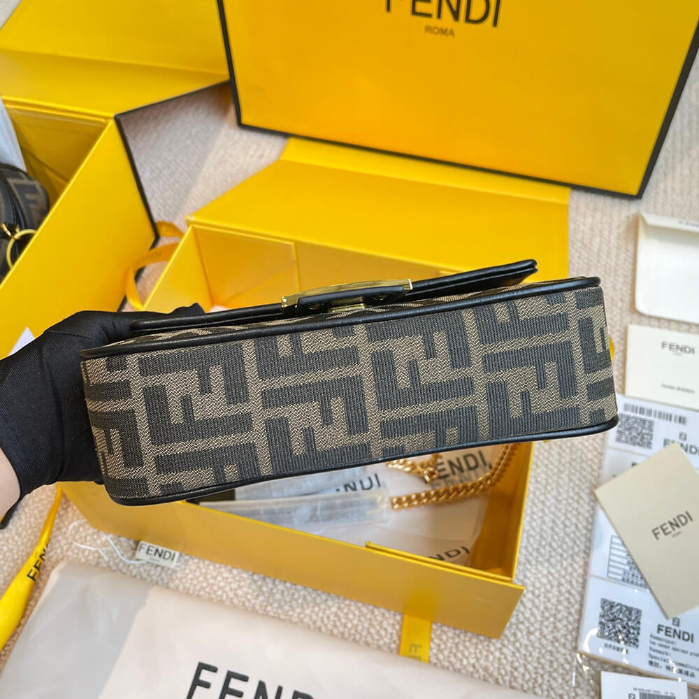 FABRIC Fendi Baguette Chain Midi - Image 6