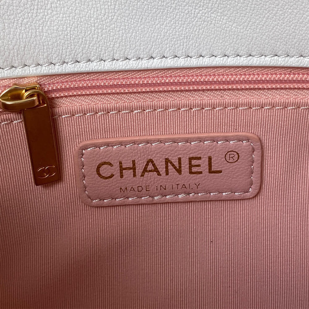 White CHANEL FLAP BAG - Image 7